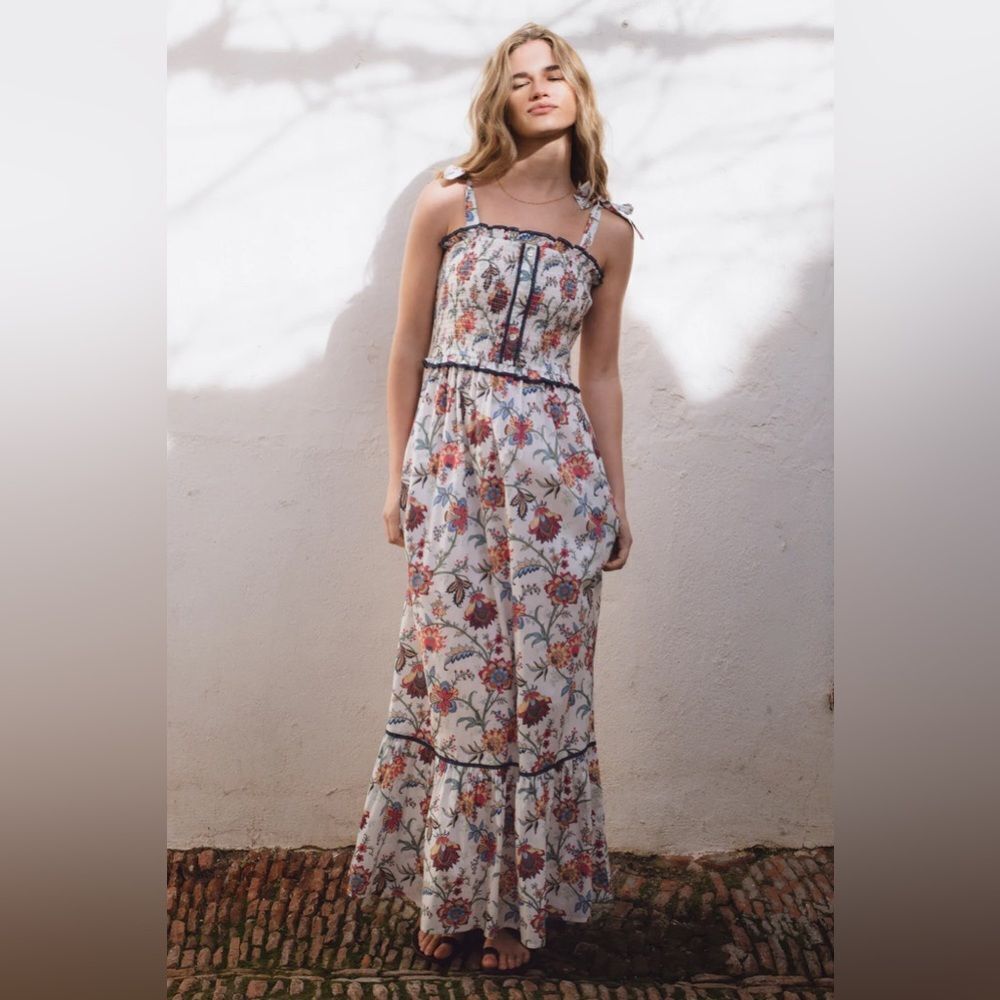 Sonmer $250 PARIS DRESS White Floral Navy Lace - Picture 2 of 4